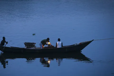 source-of-nile-night-canoe